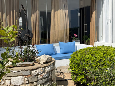 Feel the breeze, hear the sea – relax in this spacious 2-bed island getaway.